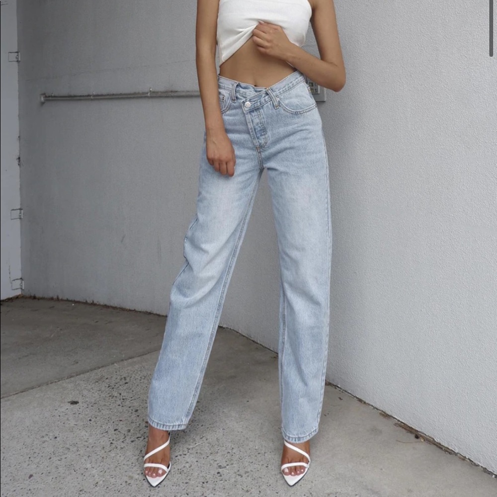 Princess Polly - HOLLY ASYMMETRIC STRAIGHT LEG JEAN LIGHT WASH DENIM